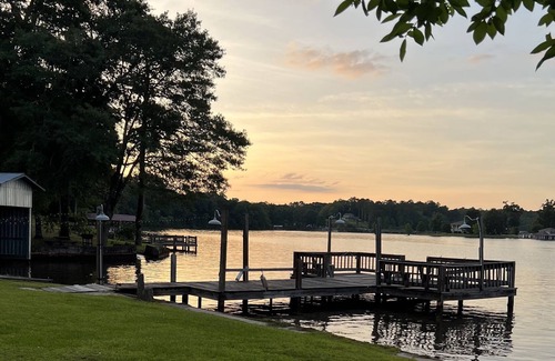 Andalusia Cabin | Micah’s Cabin, on beautiful Gantt Lake!