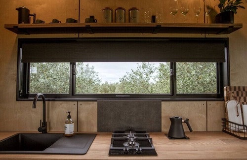 Merivale Cabin | Michael the Tiny Cabin in Esperance