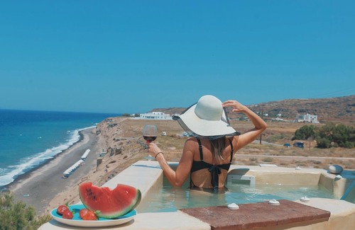 Kamari Villa | Michelangelo Beach Villa