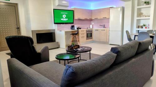 Patras Apartment | MICHELLE PATRASSO - Quiet & comfortable apartment in Patras with free parking
