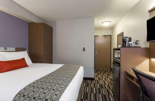 Kitimat Hotel | Microtel Inn and Suites by Wyndham Kitimat