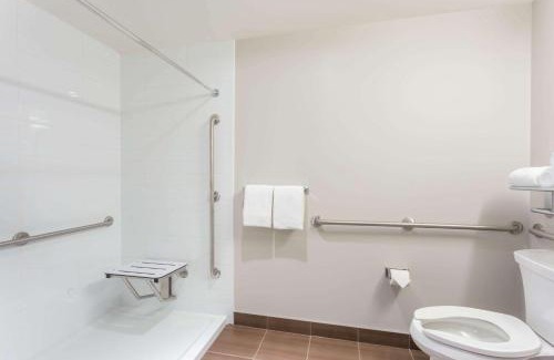 Kitimat Hotel | Microtel Inn and Suites by Wyndham Kitimat