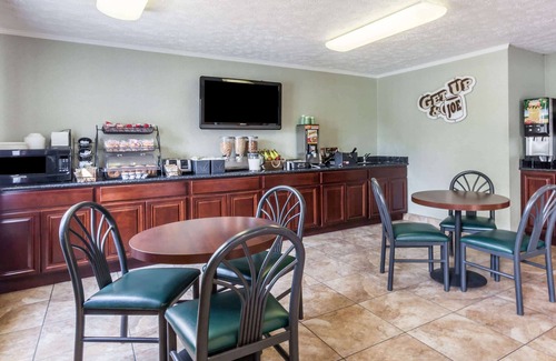 Wilson Hotel | Microtel Inn by Wyndham Wilson