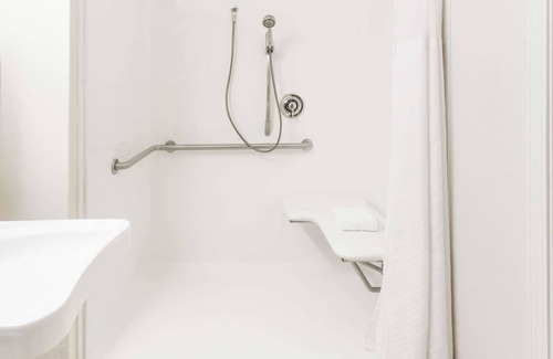 Wilson Hotel | Microtel Inn by Wyndham Wilson