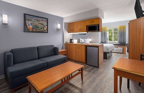 Thurston Hotel | Microtel Inn & Suites by Wyndham Ann Arbor