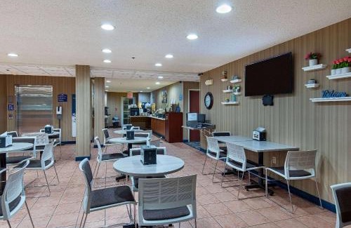 Dry Ridge Hotel | Microtel Inn & Suites by Wyndham Dry Ridge