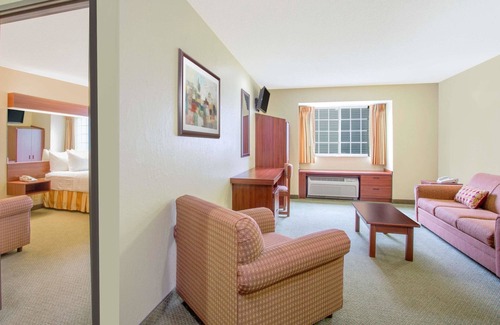 Sutton Hotel | Microtel Inn & Suites by Wyndham Gassaway/Sutton