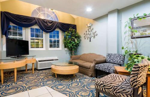 Riverside Hotel | Microtel Inn & Suites by Wyndham Riverside