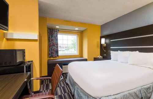 Riverside Hotel | Microtel Inn & Suites by Wyndham Riverside