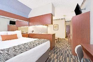 Urbandale Hotel | Microtel Inn & Suites Urbandale