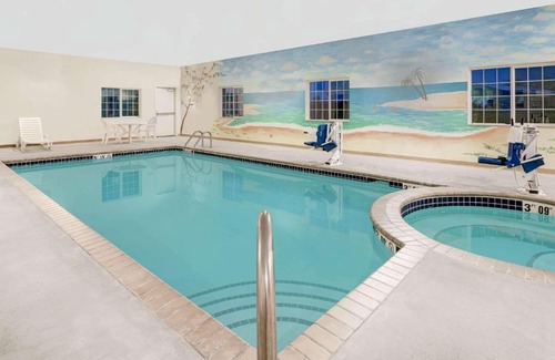 Sidney Hotel | Microtel Inn & Suites