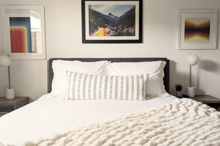 Ladera Heights Apartment | Mid Century 1BR Apt w Patio Near LAX Playa Vista Beach