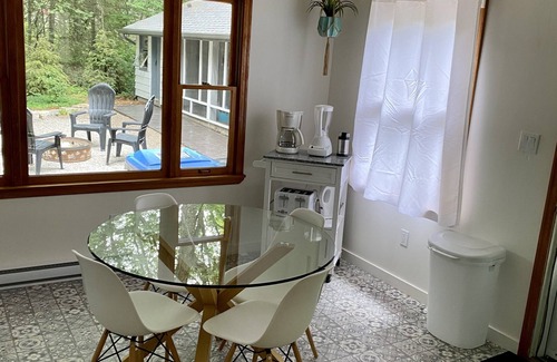 Grand Bend Cottage | Mid-Century Charm and Steps to Private Beach!