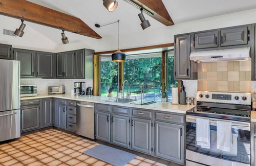 Salt Point House | Mid-century home on seven serene acres of rolling meadows with private pool.