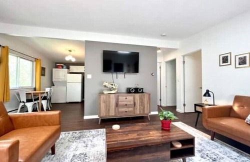 Water Hill House | Mid-Century in Water Hill w/Tons of Natural Lightn