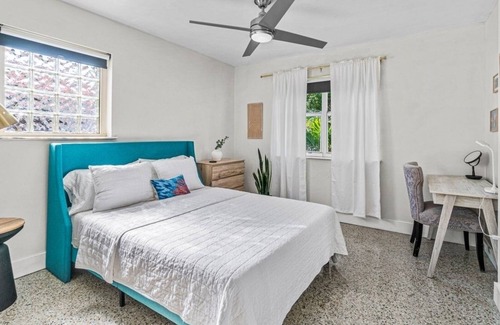 Riviera Beach House | ￼Mid Century Modern Intracoastal Beach House