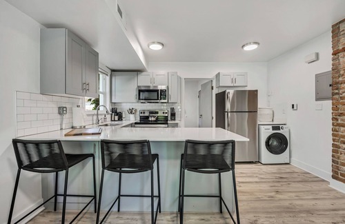 Downtown Salt Lake City Apartment | Mid Century Modern SLC Avenues Downtown - 1 BR 1 BA