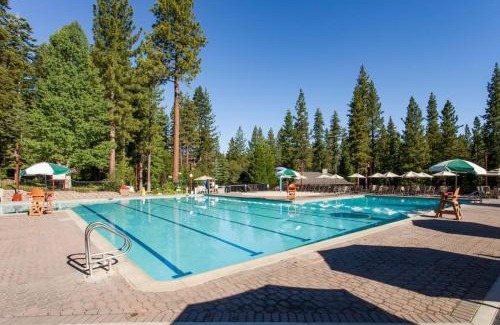 Truckee House | Mid Century Modern A-Frame Cabin at Northstar