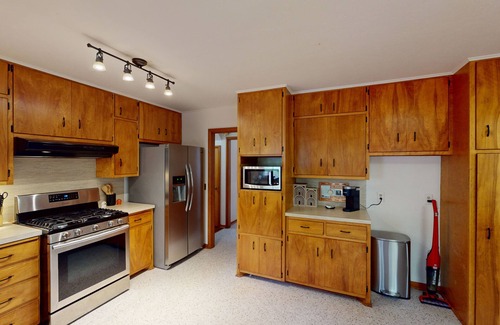 Stillwater House | Mid-Century Modern historical home 0.8mi to Boone Pickens Stadium!