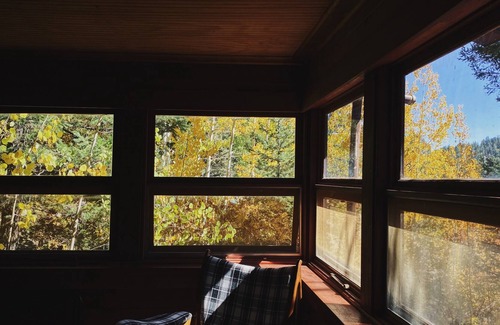 Cloudcroft House | Mid Century Modern Mountain Treehouse Cabin