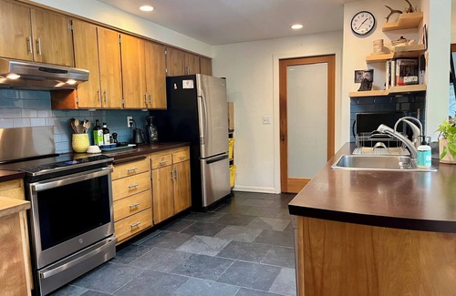 Ardenwald House | Mid-Century Modern Nature Retreat near Sellwood in SE Portland