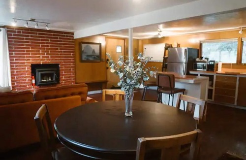 Spenard House | Mid Century Modern w/HotTub, Fireplace, Cozy Vibe