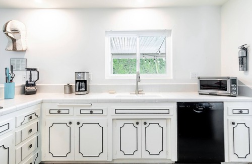 Sonora Sunrise House | Mid-Century | Mountain View | 5 Mins from Downtown