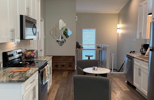 Lafayette Condo | Mid-City Loft/Lovely & Safe 2 bed/2 bath