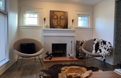 Mid City House | Mid City Modern Bungalow Close to Everything!
