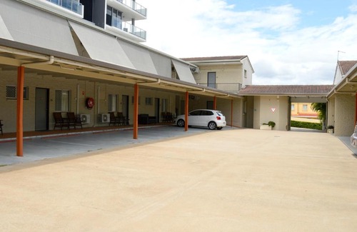 Gladstone Hotel | Mid City Motor Inn