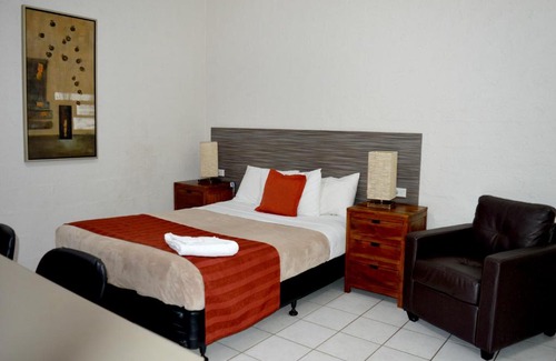 Gladstone Hotel | Mid City Motor Inn