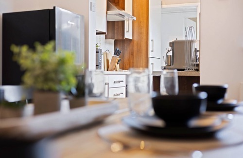 Lincoln House | Mid-Long Stay| Contractors | Families | Relocators Free Parking & Fast Wi-FI