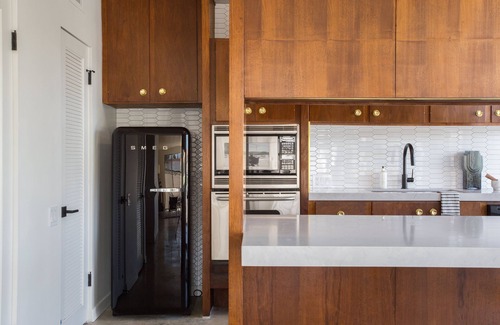 Palm Desert Condo | Mid-Mod Retro Getaway 2b/2b Condo with Pool + walking distance to El Paseo!