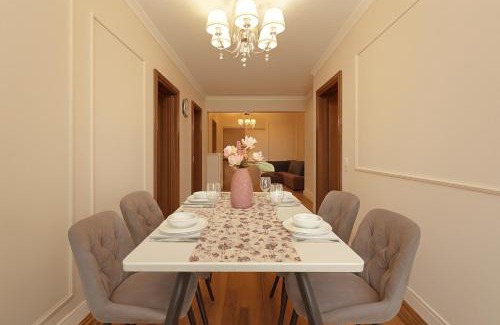 Oradea Apartment | Mid Velvet Apartment, Free Parking, Self Check-in
