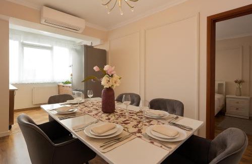 Oradea Apartment | Mid Velvet Apartment, Free Parking, Self Check-in