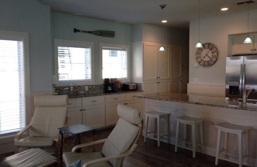 Port Aransas House | Mid Week SPECIALS! 6 BR ~5.5 BA ~Beach Access ~Private Pool ~Sleeps 16