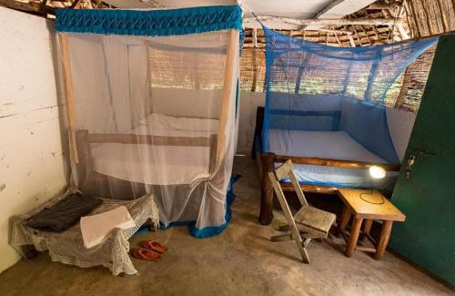 Gede Bed & Breakfast | Mida Creek Eco Camp - Eco Lodge