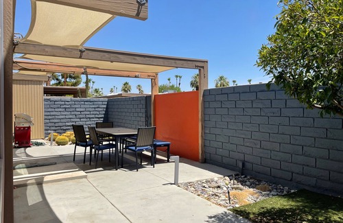 Racquet Club Estates Condo | Midcentury Modern Condo with Mountain Views in the heart of Palm Springs