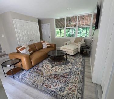 Roselawn Finance House | MidCity Country Charm