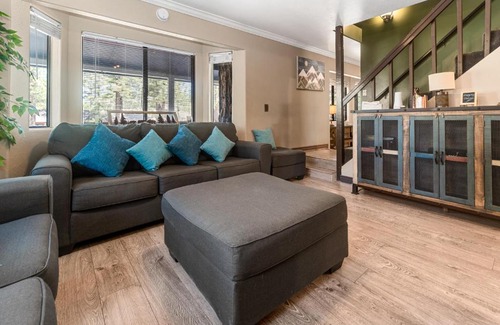 Woodlands Ski Chalet | Middle Bear Chalet -Perfect getaway for a weekend in the mountains!