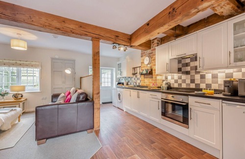 Upper Dicker House | Middle Cottage - Chiddingly