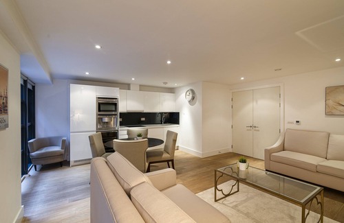 Covent Garden Apartment | Middle of Covent Garden/The Strand - Stunning two bed, two bath
