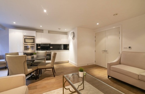 Covent Garden Apartment | Middle of Covent Garden/The Strand - Stunning two bed, two bath