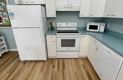 Emerald Isle House | Middle of the Row Duplex, Quiet, and Cozy, 3 bed/2 bath