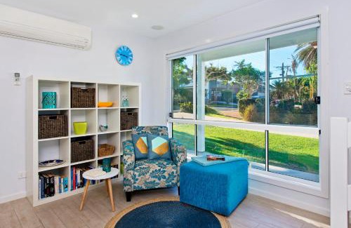 Lake Cathie House | Middle Rock Beach House - Beach Front, Lake Cathie