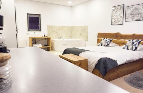 Brasov House | MiddleHouse