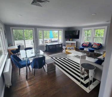 Newport East Apartment | Middletown Modern Apartment - RIBryan Property