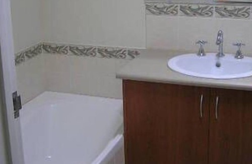Midland House | MIDLAND GATE VILLA MIDLAND