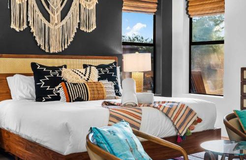 Central Scottsdale House | Midnight At The Oasis