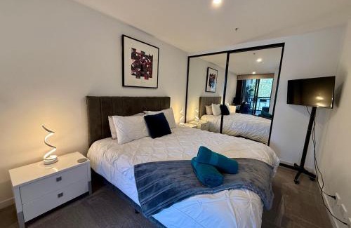 Braddon Apartment | Midnight Luxe 1BR 1Bath Apartment 104 in the heart of Braddon Pool Sauna Secure Parking Wine WiFi